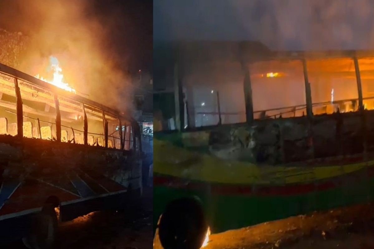 সাভারে পরপর দুই বাসে রহস্যময় আগুন! আতঙ্কে পরিবহন শ্রমিকরা