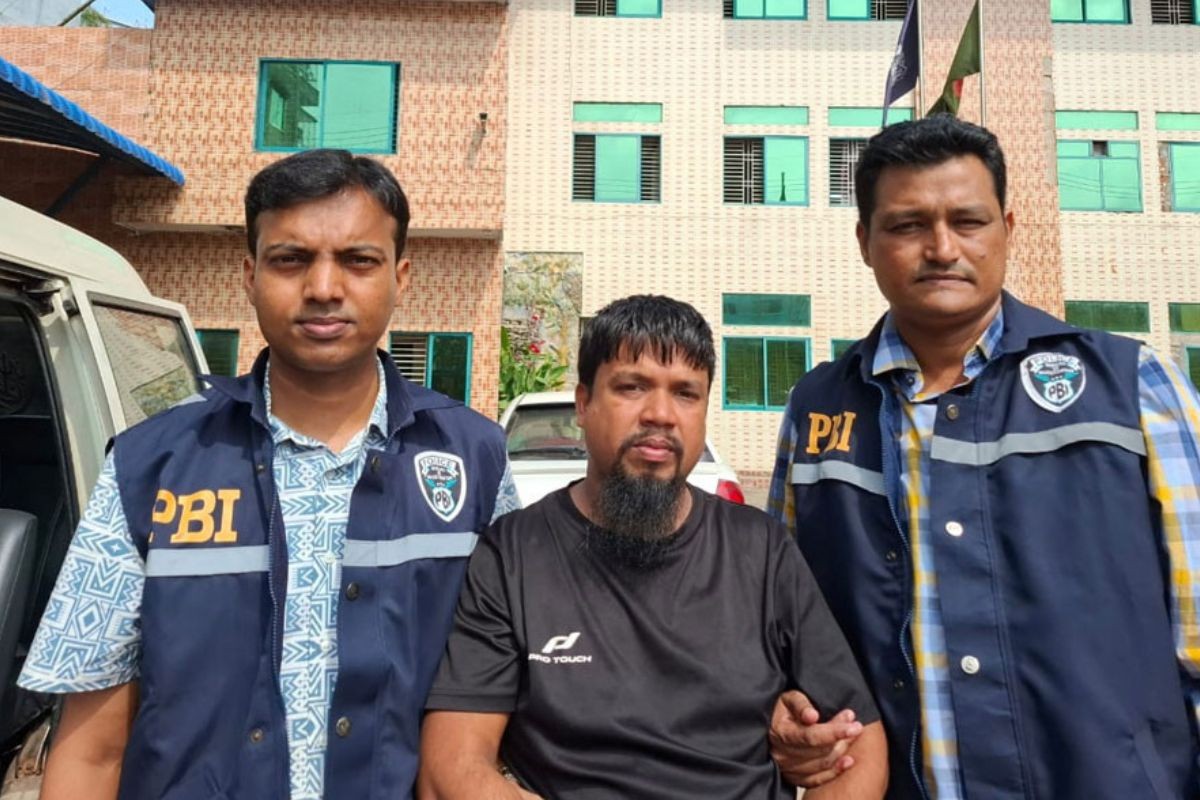 হানি ট্র্যাপে ফেলে বাবাকে খুন