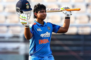 ৩২ বলে সেঞ্চুরি! তবু সন্তুষ্ট নন বৈভবের বাবা—কী ভুল দেখলেন তিনি?