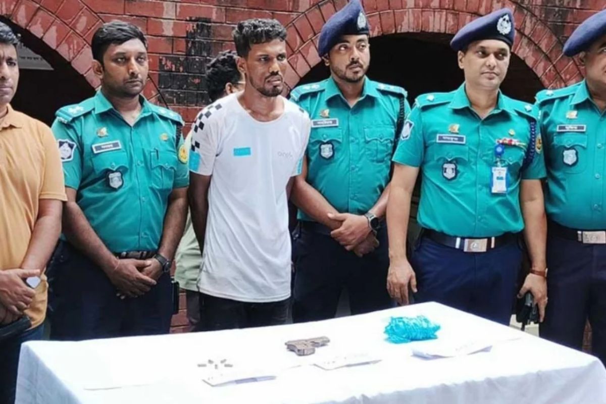 মোহাম্মদপুরে অস্ত্রসহ ‘রক্তচোষা জনি’ গ্রেপ্তার