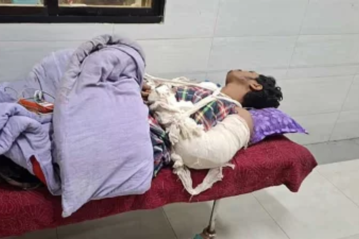 শিবগঞ্জে নৃশংস হামলা, তরুণের হাত-পা বিচ্ছিন্ন