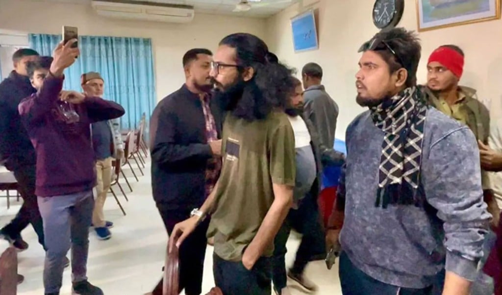 Two Youth Shakti Leaders Who Threatened Journalists Temporarily Relieved 1764734780 সাংবাদিকদের হুমকি দেওয়া যুবশক্তির দুই নেতা সাময়িক অব্যাহতি