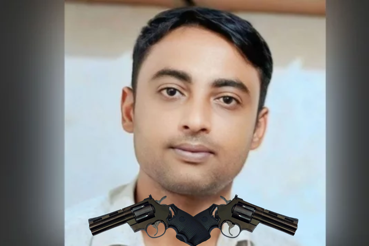 অনুষ্ঠানে দাওয়াত না পেয়ে খেলনা পিস্তল দিয়ে ভয় দেখানোর ঘটনায় যুবক আটক