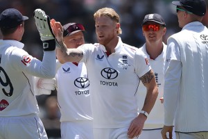 অ্যাশেজ ২০২৫: ৫৪৬৮ দিন পর অস্ট্রেলিয়ার মাটিতে ইংল্যান্ডের জয়