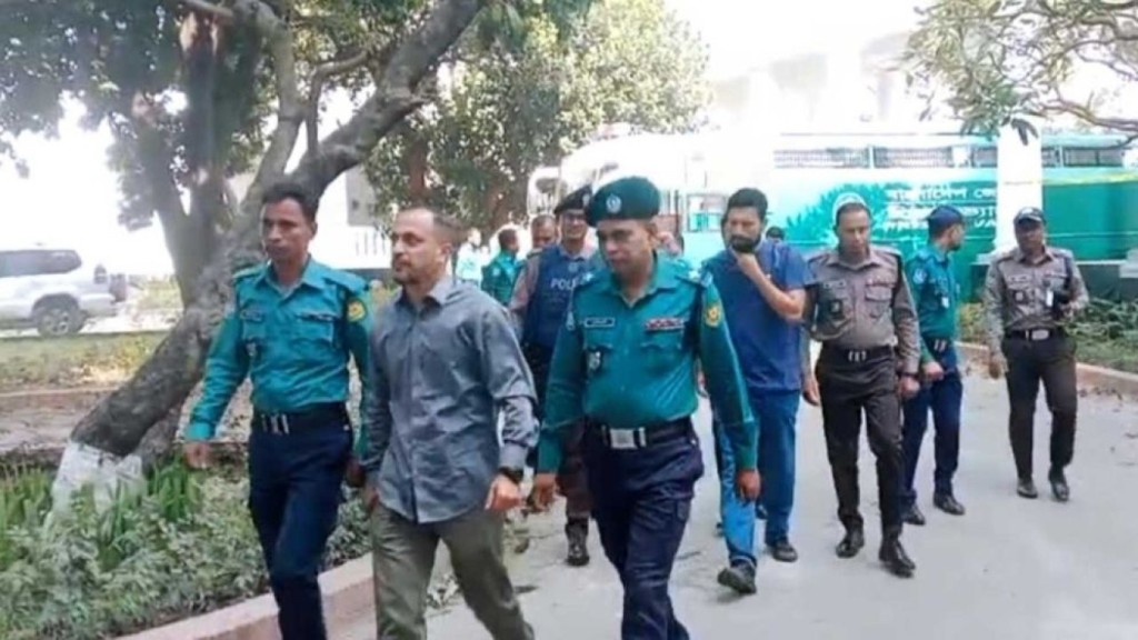 আন্তর্জাতিক অপরাধ ট্রাইব্যুনালে হাজির দুই সেনা কর্মকর্তা 1764830761 কড়া নিরাপত্তায় ট্রাইব্যুনালে হাজির দুই সেনা কর্মকর্তা