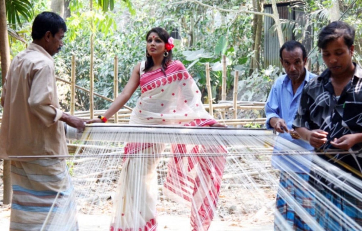 ইউনেসকোর তালিকায় স্থান পেল টাঙ্গাইল শাড়ি বুনন ঐতিহ্য