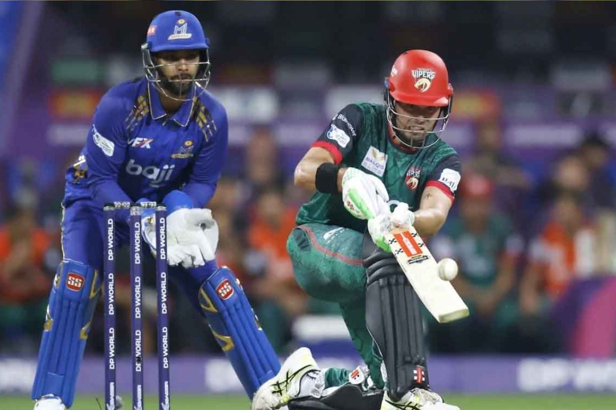 এক বলের ভুলে হোল্ডেনের ট্যাকটিক্যাল আউট!