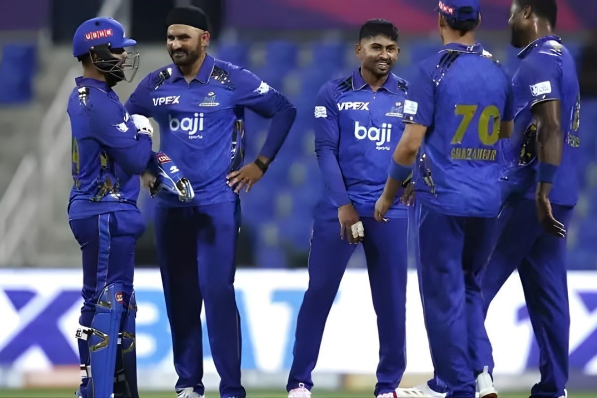এমআই এমিরেটসের ঝড়! মেন্ডিস-ফারুকি জুটি উড়িয়ে দিল নাইট রাইডার্স