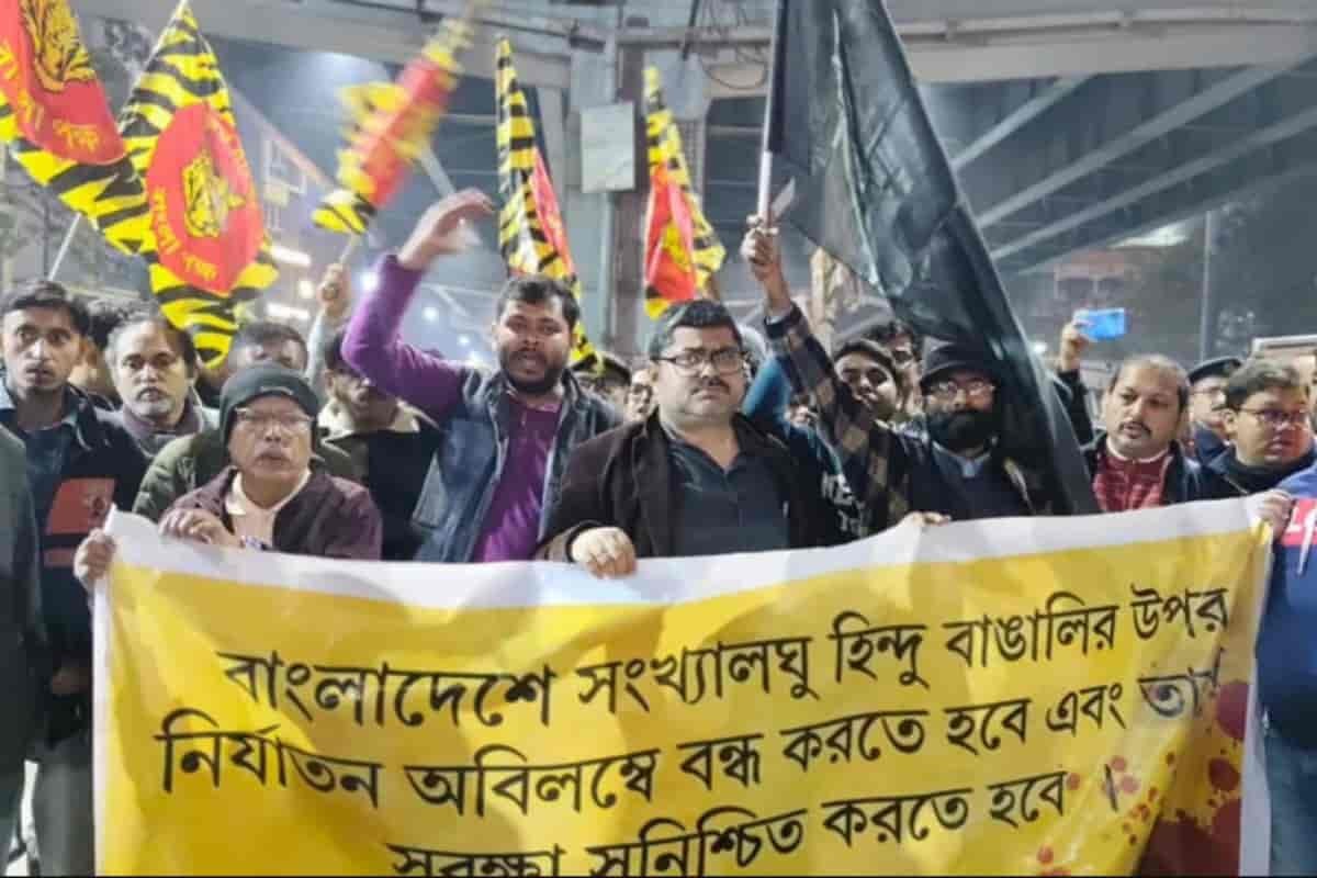 কলকাতায় বাংলাদেশী সংখ্যালঘুদের সুরক্ষায় বিক্ষোভ অনুষ্ঠিত