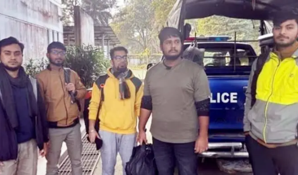 কুড়িগ্রামে নিষিদ্ধ সংগঠনের কার্যক্রমে জড়িত পাঁচজন আটক 1767197789 কুড়িগ্রামে নিষিদ্ধ সংগঠনের কার্যক্রমে জড়িত পাঁচজন আটক
