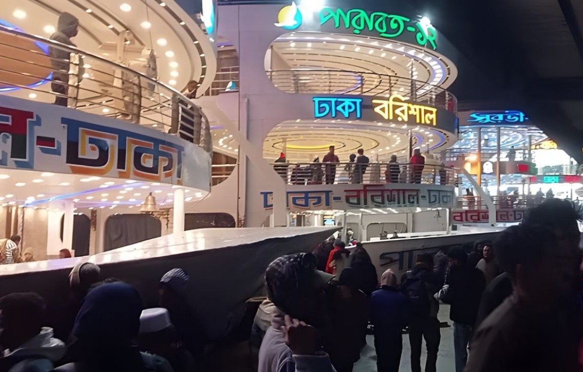 কুয়াশার কবলে নদীপথ: দুই দিন পর ঢাকা-বরিশাল লঞ্চ চলাচল শুরু