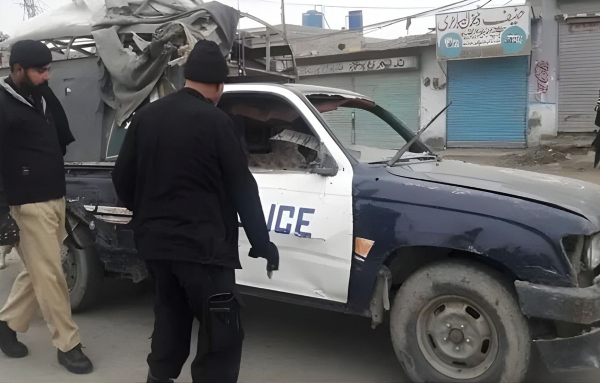 খাইবার পাখতুনখোয়ায় আবারো সন্ত্রাসী হামলা: পুলিশের গাড়িতে বোমা বিস্ফোরণে এএসআইসহ তিনজন নিহত