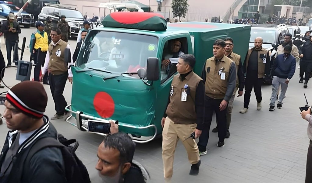খালেদা জিয়ার মরদেহ সংসদ দক্ষিণ প্লাজায় পৌঁছল 1767162792 খালেদা জিয়ার মরদেহ সংসদ দক্ষিণ প্লাজায় পৌঁছল