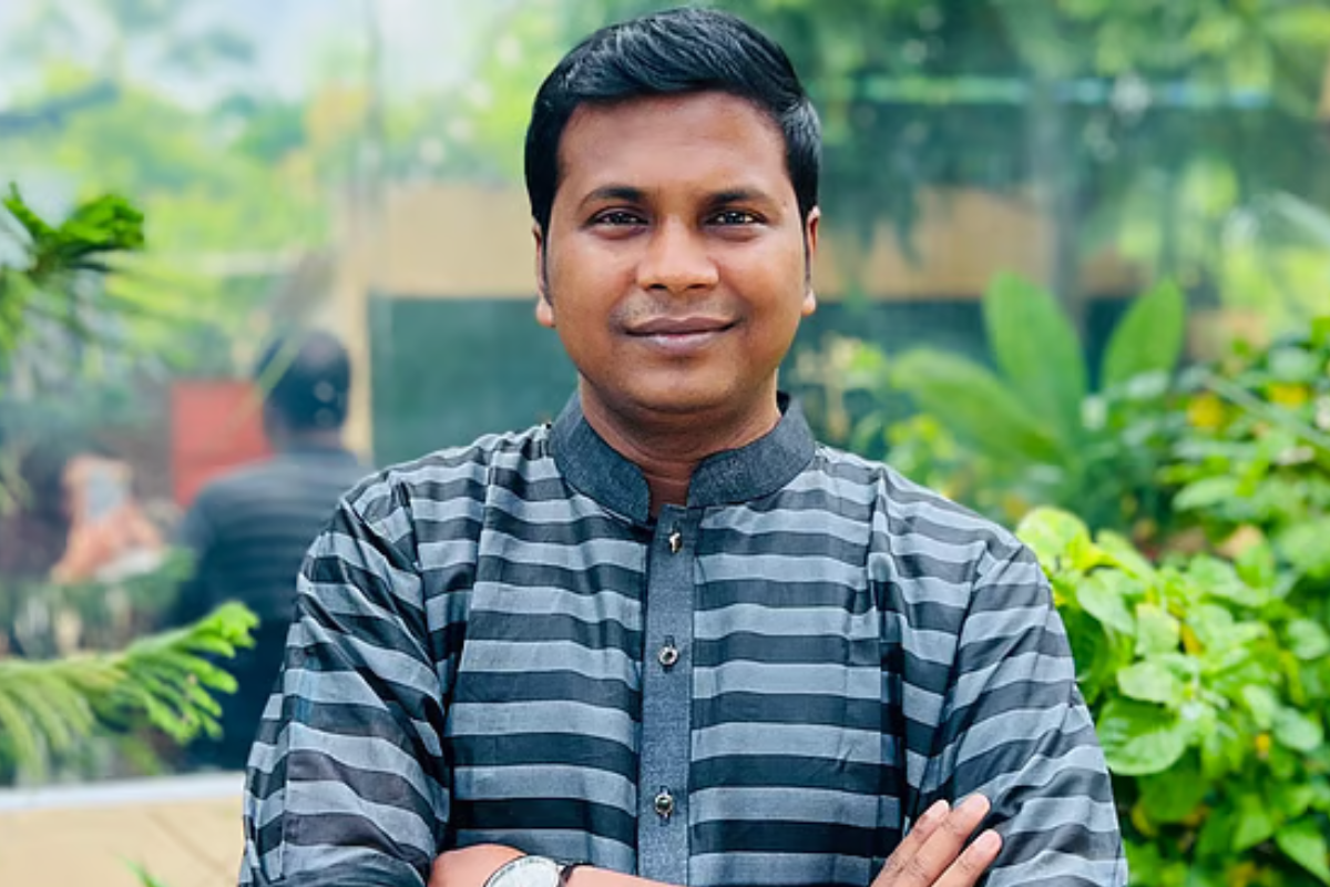 ঘুড়ি থেকে ঈশ্বর পর্যন্ত নীরবে গড়ে ওঠা গীতিকার সোমেশ্বর অলি