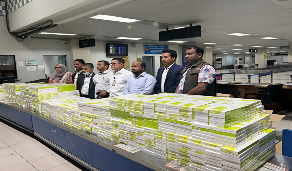 চট্টগ্রাম বিমানবন্দরে ৪ যাত্রীর ব্যাগ থেকে জব্দ ৩০ লাখ টাকার সিগারেট ও নিষিদ্ধ ক্রিম 1766493153 চট্টগ্রাম বিমানবন্দরে ৪ যাত্রীর ব্যাগ থেকে জব্দ ৩০ লাখ টাকার সিগারেট ও নিষিদ্ধ ক্রিম