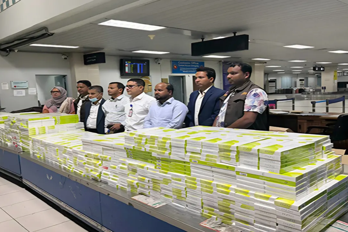 চট্টগ্রাম বিমানবন্দরে ৪ যাত্রীর ব্যাগ থেকে জব্দ ৩০ লাখ টাকার সিগারেট ও নিষিদ্ধ ক্রিম
