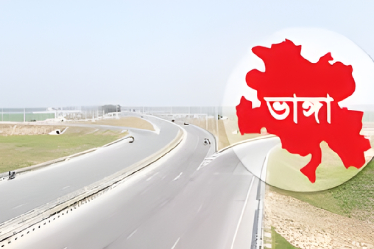 চোখে লাইট মারায় বাবা-ছেলেকে কুপিয়ে জখম