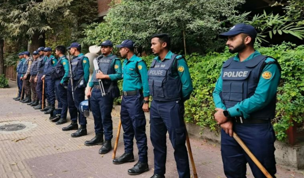 ছায়ানট ঘিরে ফের হামলার আশঙ্কা পুলিশের কড়া নিরাপত্তা ব্যবস্থা 1766140742 ছায়ানট ঘিরে ফের হামলার আশঙ্কা, পুলিশের কড়া নিরাপত্তা ব্যবস্থা