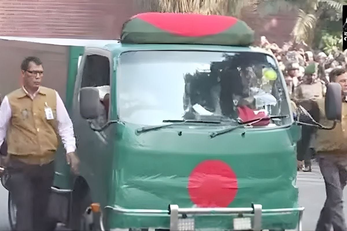 জানাজাস্থলে নেওয়া হলো খালেদা জিয়ার মরদেহ