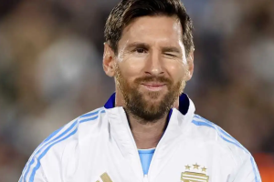 ডেম্বেলের স্বর্ণালী বছর, ফিফা দ্য বেস্টে মেসির সমর্থন