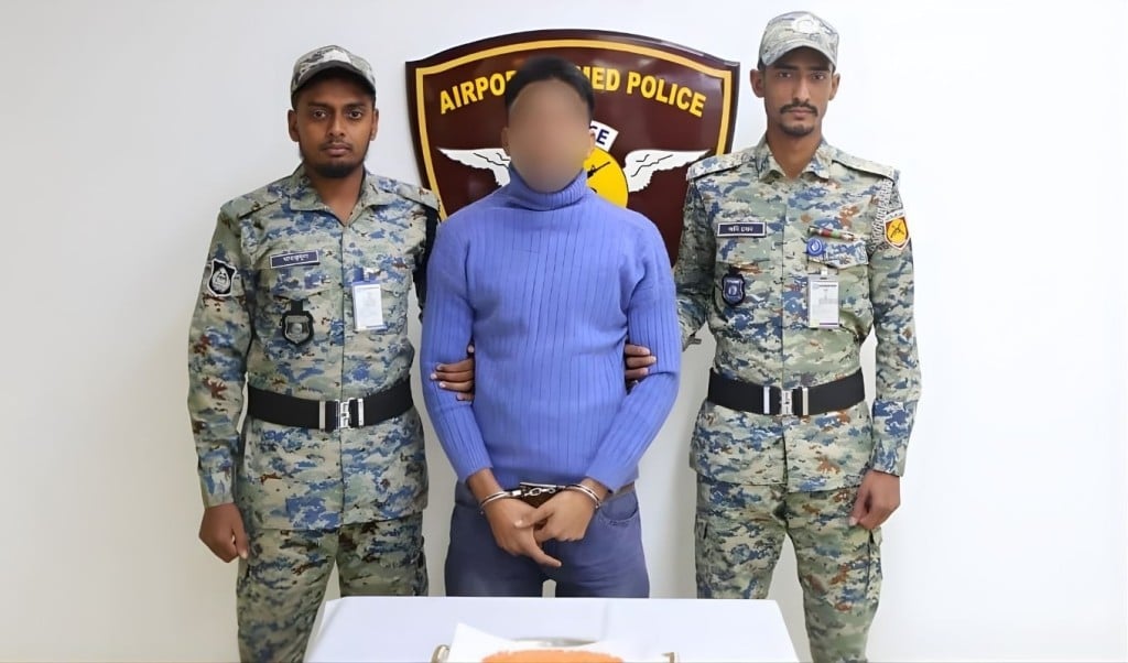 ঢাকা বিমানবন্দরে ৯৬৯ পিস ইয়াবা সহ যাত্রী আটক 1767002592 ঢাকা বিমানবন্দরে ৯৬৯ পিস ইয়াবা সহ যাত্রী আটক
