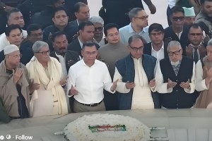 তারেক রহমান বাবার কবর জিয়ারত করলেন