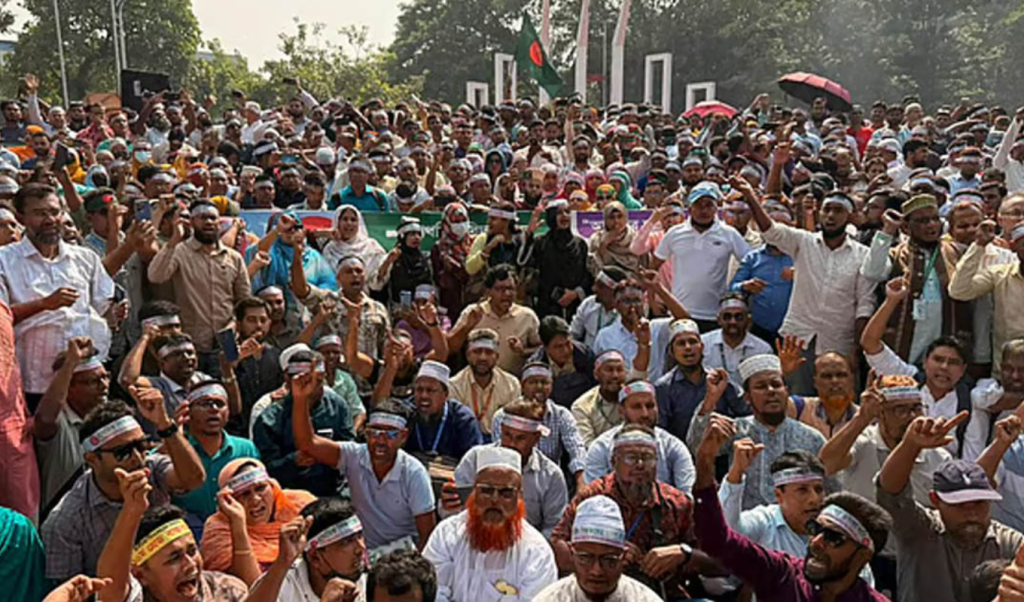 তিন দফা দাবি পূরণের লক্ষ্যে প্রাথমিক শিক্ষকরা কমপ্লিট শাটডাউনে যাচ্ছেন 1764678462 তিন দফা দাবি পূরণের লক্ষ্যে প্রাথমিক শিক্ষকরা কমপ্লিট শাটডাউনে যাচ্ছেন