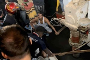 ধলেশ্বরী নদীতে ফেরি দুর্ঘটনায় তিনজনের মৃত্যু