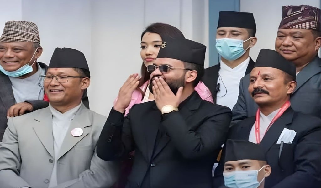 নেপালের প্রধানমন্ত্রী নির্বাচনে অংশ নিচ্ছেন সাবেক র‍্যাপার 1767006522 নেপালের প্রধানমন্ত্রী নির্বাচনে অংশ নিচ্ছেন সাবেক র‍্যাপার