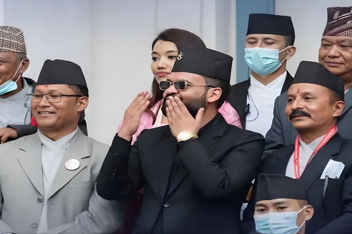নেপালের প্রধানমন্ত্রী নির্বাচনে অংশ নিচ্ছেন সাবেক র‍্যাপার