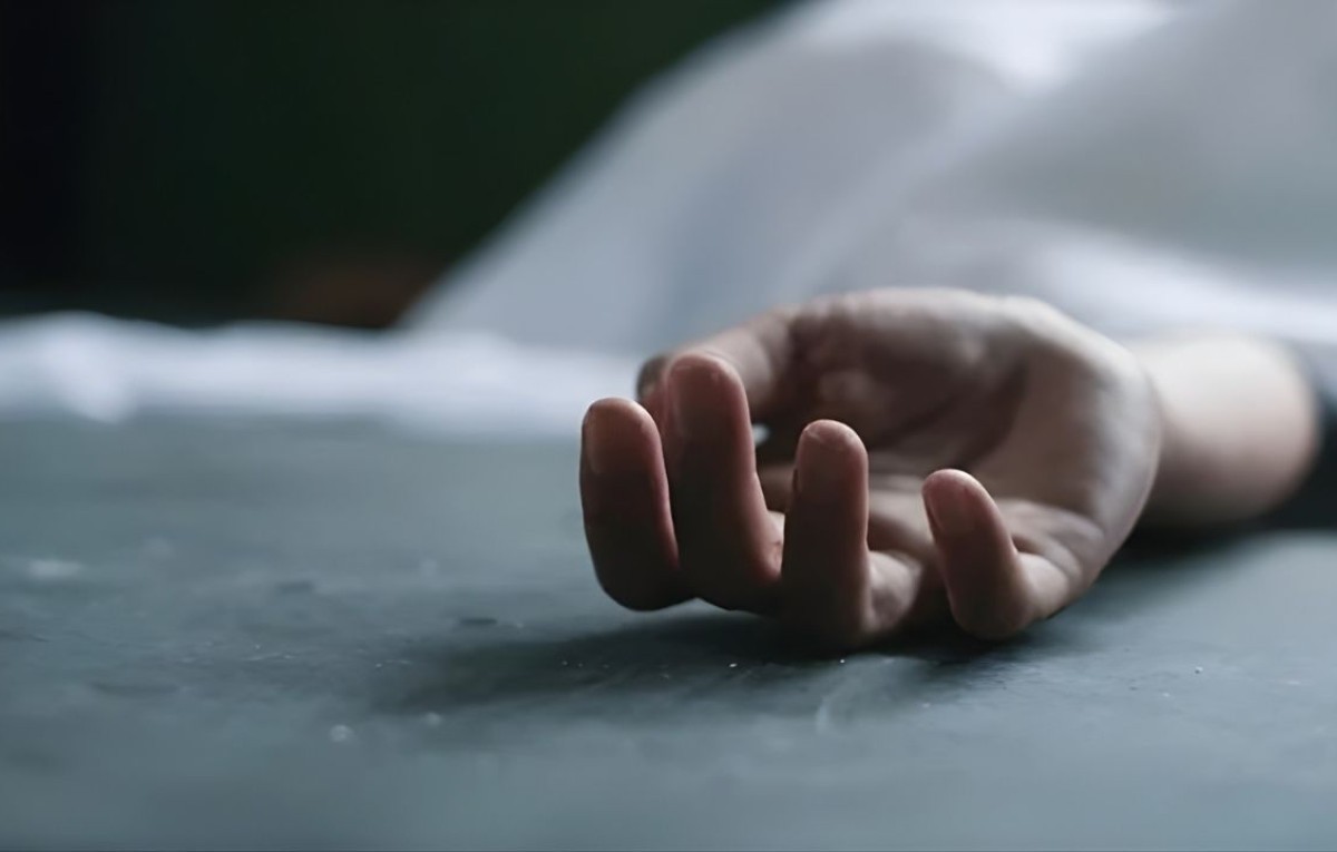 পারিবারিক কলহের নৃশংস পরিণতি: গাজীপুরে স্ত্রীকে হত্যার পর শ্বশুরকে  ফোন স্বামীর