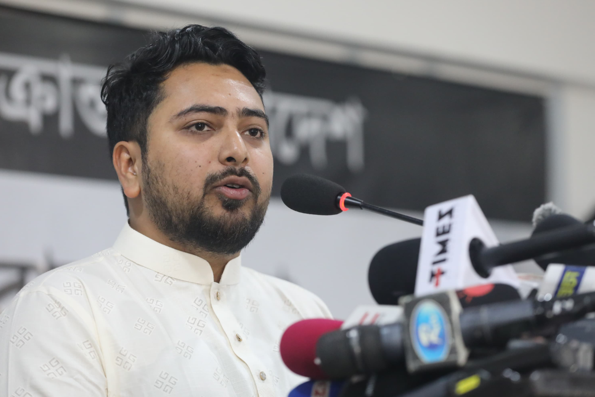 প্রথম আলো–ডেইলি স্টার হামলায় সরকারের ভেতরের অংশ জড়িত: নাহিদ ইসলাম