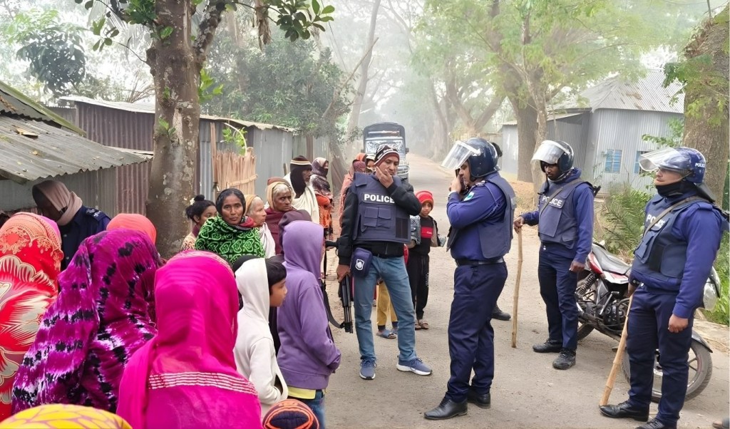 ফরিদপুরে পুলিশ পরিচয়ে ঘরে ঢুকে বিএনপি নেতাকে হত্যা 1 1766760805 ফরিদপুরে পুলিশ পরিচয়ে ঘরে ঢুকে বিএনপি নেতাকে হত্যা