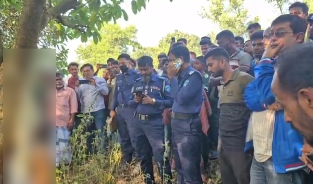 ফেনীতে কোর্ট কর্মচারীর ঝুলন্ত লাশ উদ্ধার রহস্যময় পরিস্থিতি 1766409036 ফেনীতে কোর্ট কর্মচারীর ঝুলন্ত লাশ উদ্ধার, রহস্যময় পরিস্থিতি