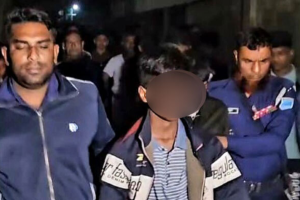 ফোন কিনতে নিজ বাড়িতে ডাকাতির নাটক, রূপগঞ্জে ৩ কিশোর গ্রেপ্তার