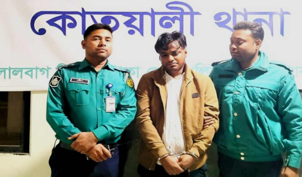 বগুড়া সাইবারটেক মালিক ঢাকা থেকে গ্রেপ্তার 1765450960 বগুড়া সাইবারটেক মালিক ঢাকা থেকে গ্রেপ্তার