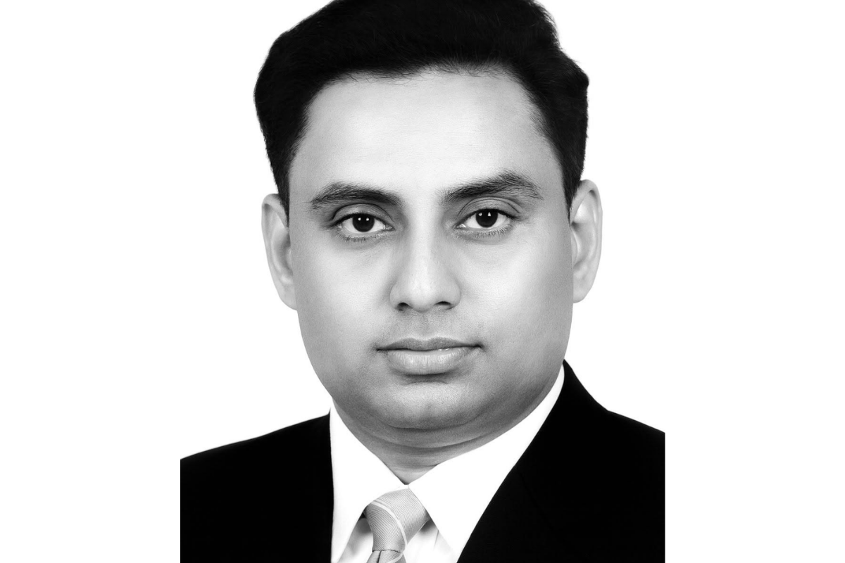 বাংলাদেশের পতাকায় রঙ ছড়িয়েছেন শহীদ নিজাম উদ্দিন