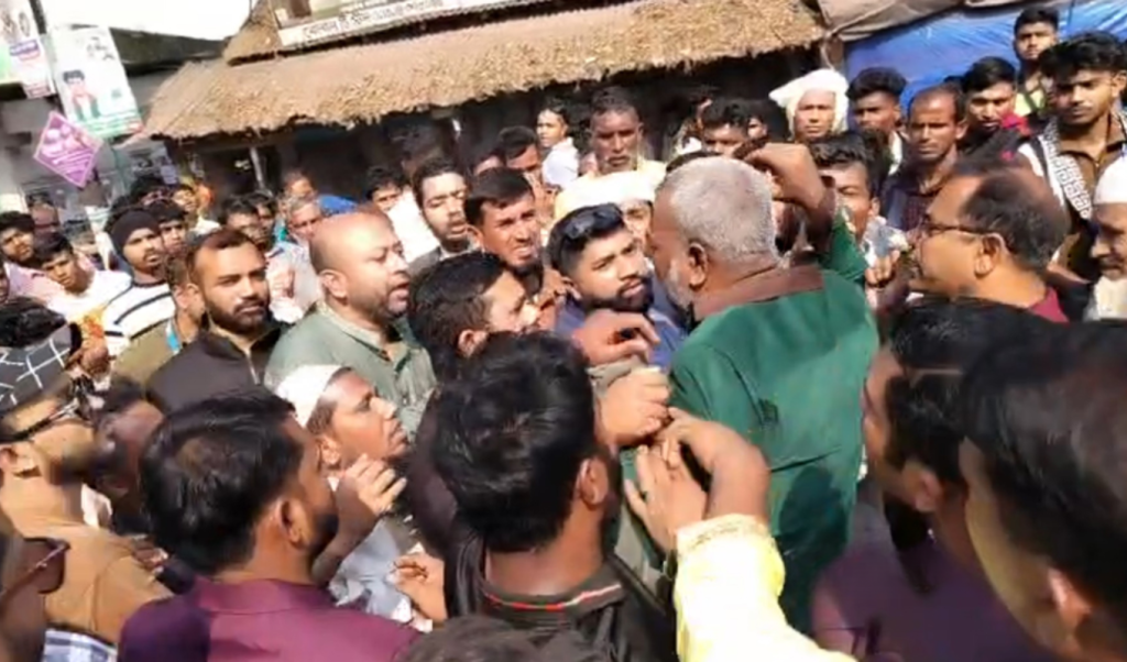 বাবুগঞ্জে নির্বাচনি এলাকায় তোপের মুখে ব্যারিস্টার ফুয়াদ 1765122436 বাবুগঞ্জে নির্বাচনি এলাকায় তোপের মুখে ব্যারিস্টার ফুয়াদ