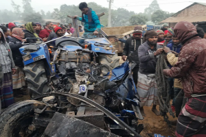 বাস-ট্রাক্টরের সংঘর্ষে দুজনের প্রাণহানি, থানায় জিজ্ঞাসাবাদ শুরু