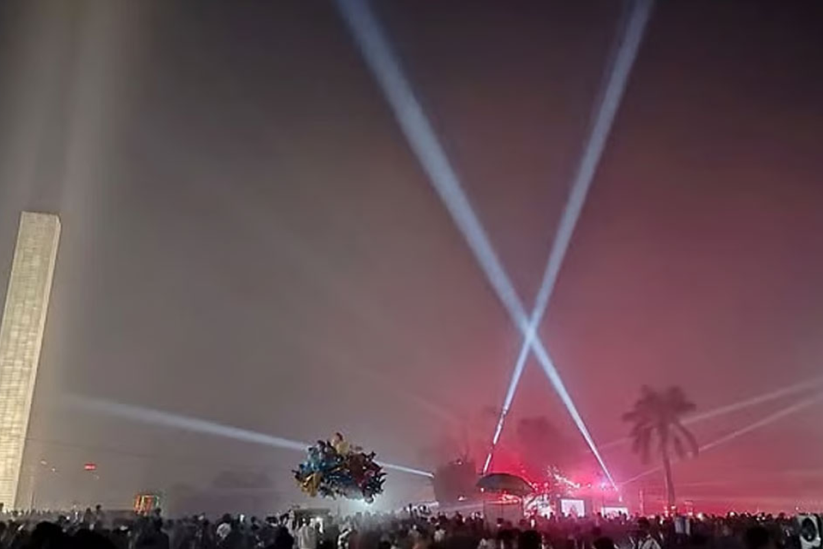 বিজয় উৎসবের দ্বিতীয় দিনে কনসার্ট মাতিয়েছেন যারা