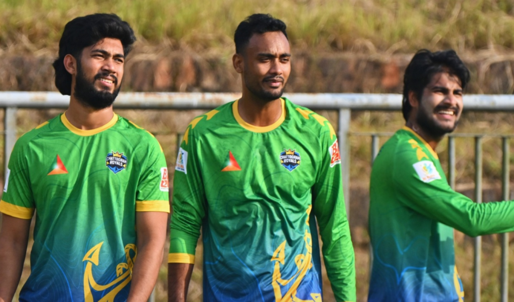 বিপিএল চট্টগ্রাম রয়্যালসের পেসার শরিফুল ইসলাম মাথায় আঘাত হাসপাতালে ভর্তি 1766916458 বিপিএল : চট্টগ্রাম রয়্যালসের পেসার শরিফুল ইসলাম মাথায় আঘাত, হাসপাতালে ভর্তি