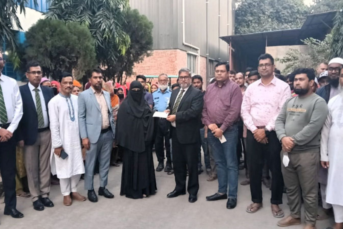 বেঙ্গল লাইফের চিকিৎসা ও মৃত্যুদাবির চেক বিতরণ অনুষ্ঠান অনুষ্ঠিত