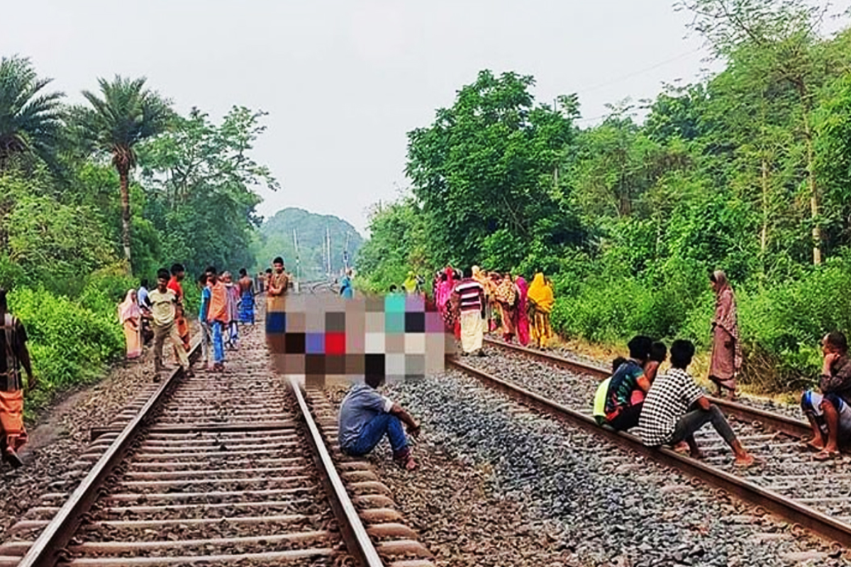 মা ও ছেলে নিহত, ট্রেনের ধাক্কায় প্রাণহানি