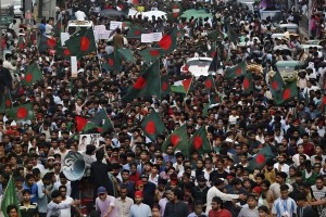 মানিক মিয়া এভিনিউতে মানুষের ঢল