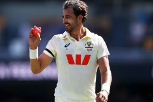 মিচেল স্টার্কের নতুন বিশ্বরেকর্ডে বছরের সমাপ্তি