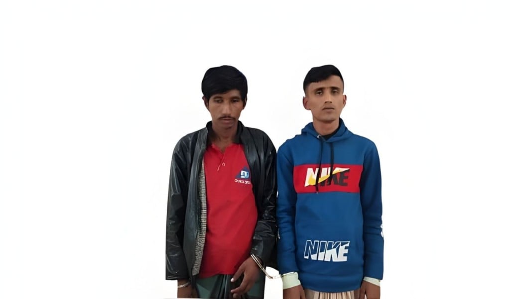 মিনিট্রাকে লুকানো আগ্নেয়াস্ত্র চট্টগ্রামে গ্রেপ্তার চালক সহকারী 1765691721 মিনিট্রাকে লুকানো আগ্নেয়াস্ত্র: চট্টগ্রামে গ্রেপ্তার চালক-সহকারী