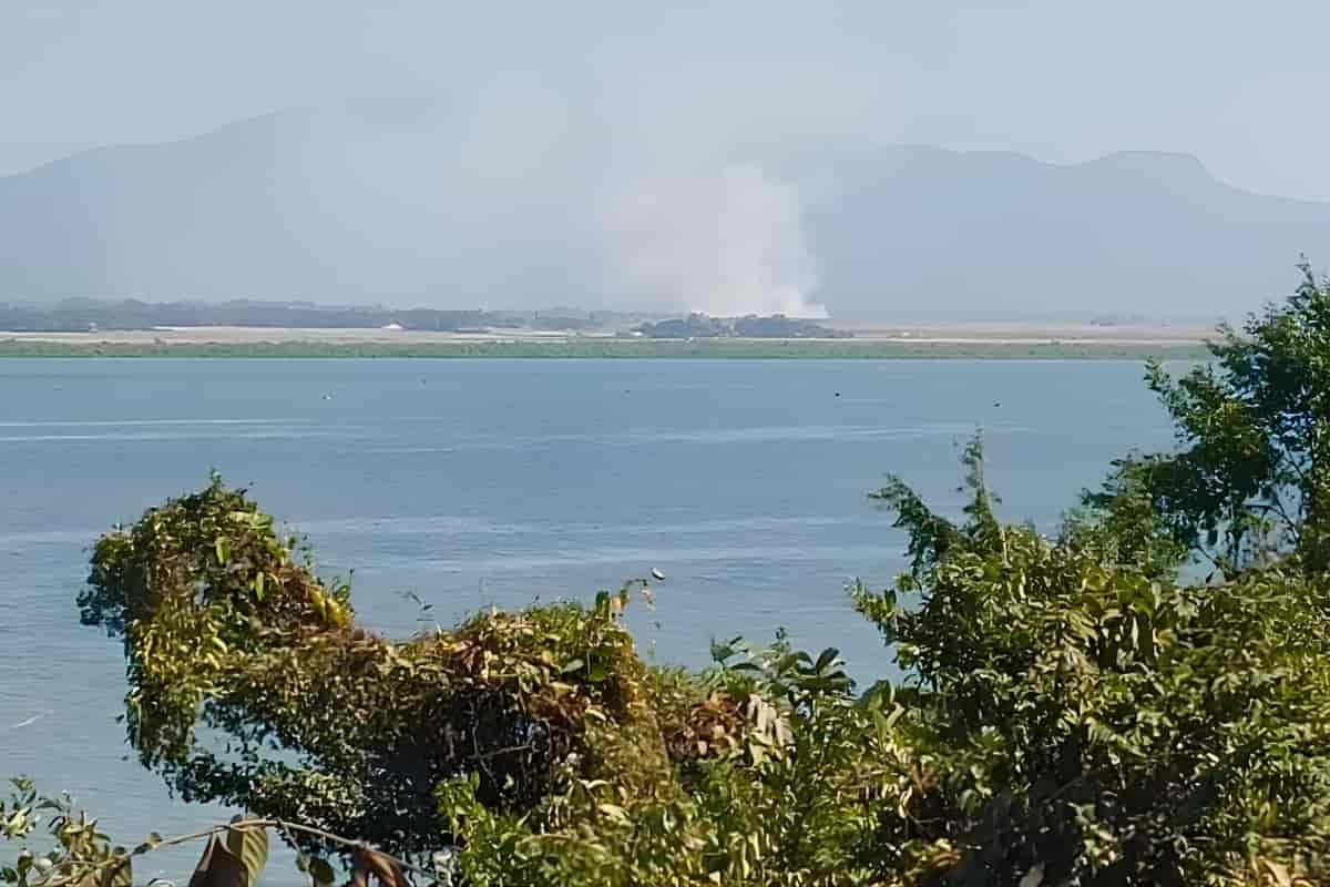 মিয়ানমার সীমান্ত থেকে ধোঁয়াশা, সীমান্তপাড়া উৎকণ্ঠায়