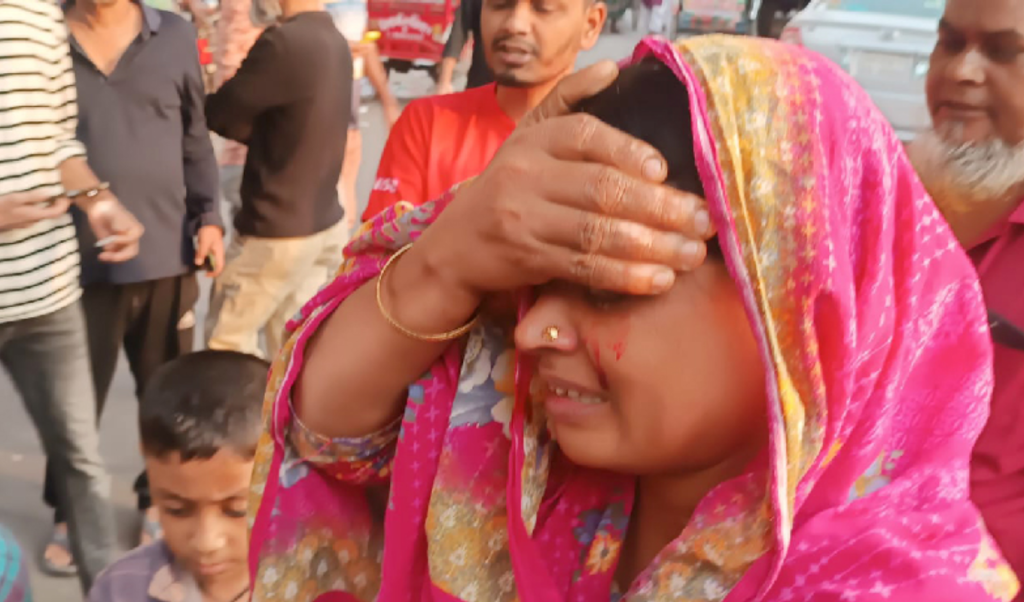 রাজধানীতে চার ককটেল বিস্ফোরণে জনপদ অস্থির আহত ১ নারী 1766061064 রাজধানীতে চার ককটেল বিস্ফোরণে জনপদ অস্থির, আহত ১ নারী