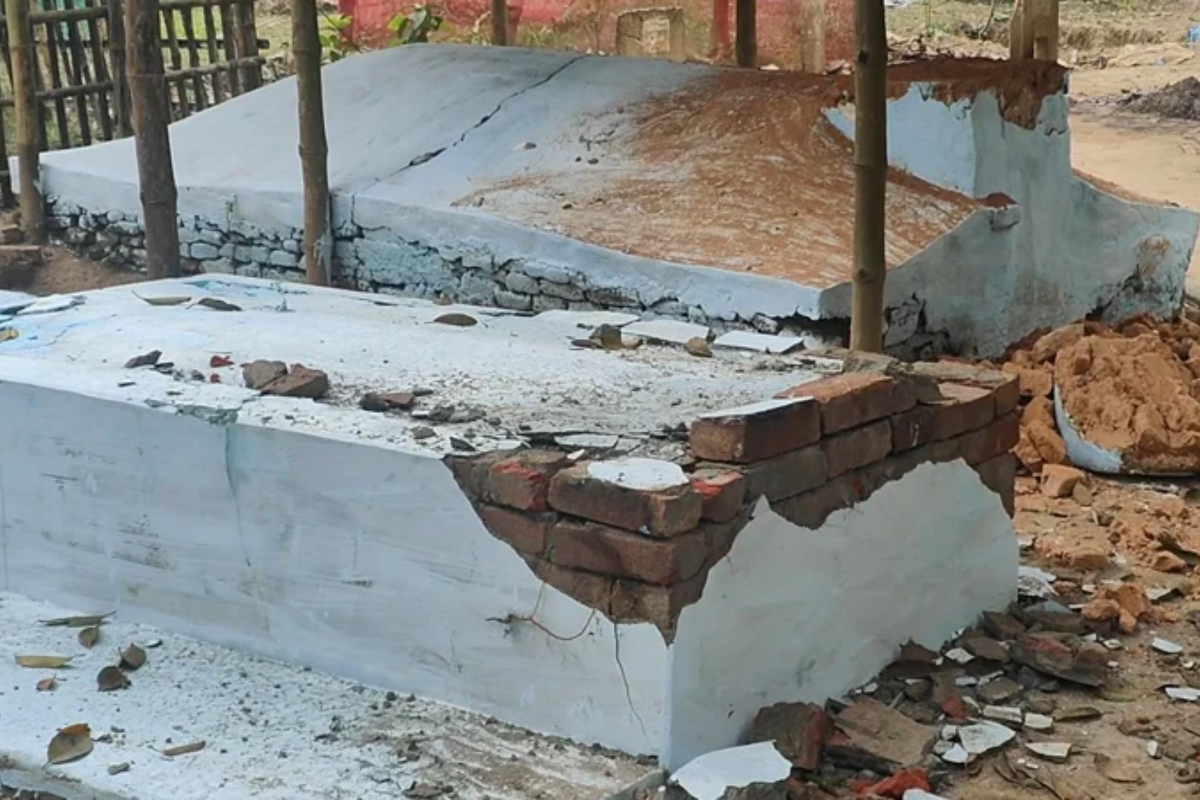 রাতের আঁধারে সত্যপীর মাজার ভাঙচুর, এলাকায় ক্ষোভ