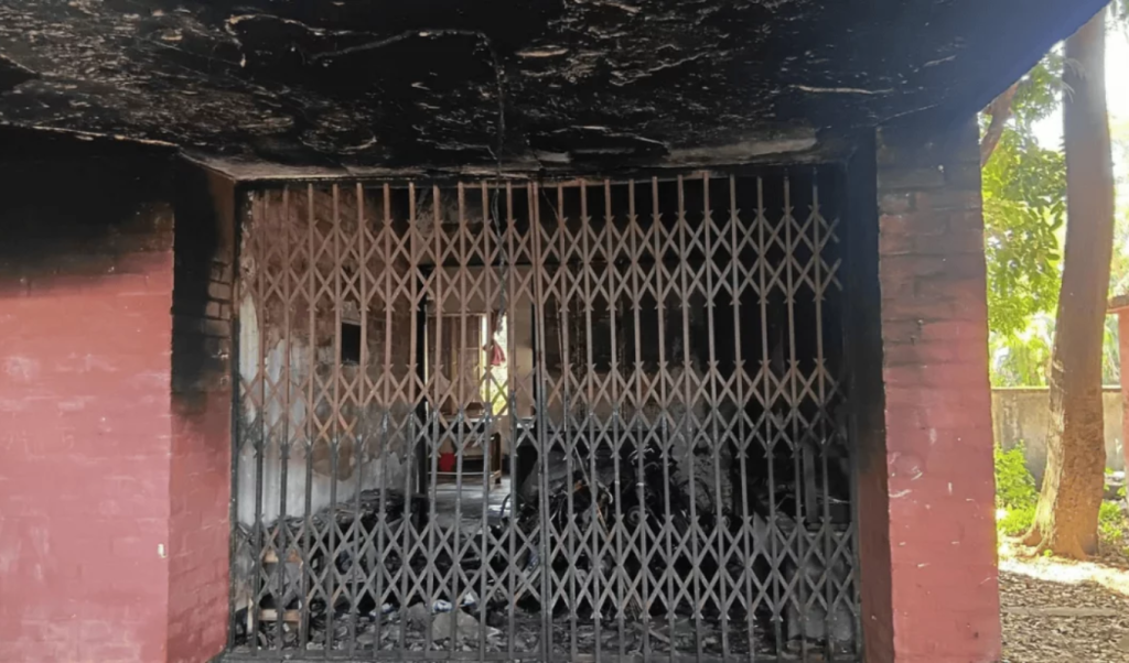 রাতের নীরবতায় গ্রামীণ ব্যাংকে ভয়াবহ অগ্নিসংযোগ 1766055960 রাতের নীরবতায় গ্রামীণ ব্যাংকে ভয়াবহ অগ্নিসংযোগ